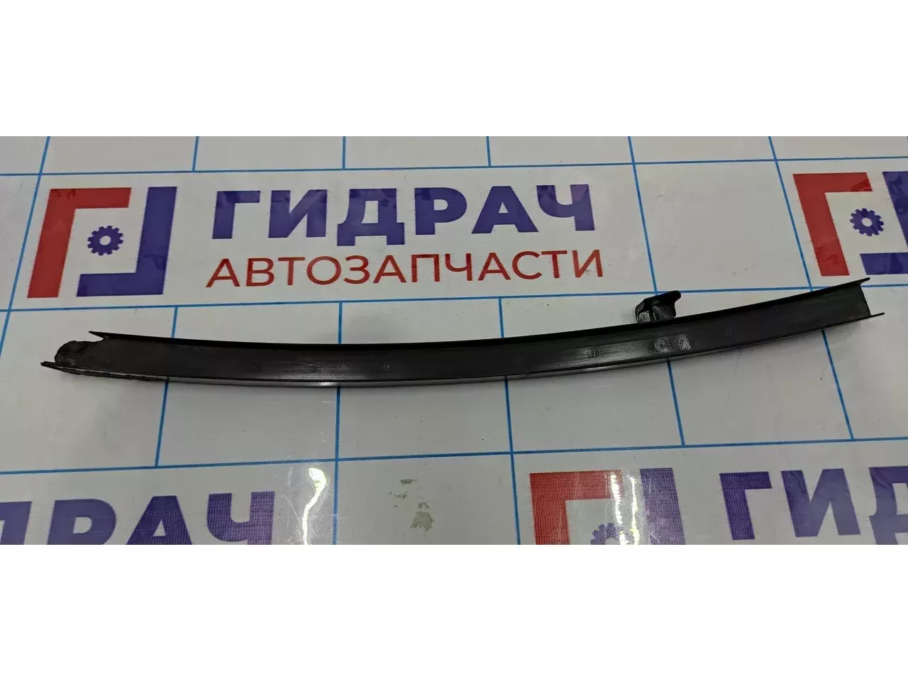 Направляющая стекла задняя правая Nissan Primera (P12) 82384-AV600